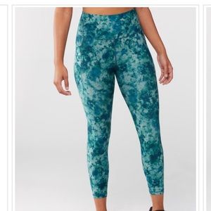 Athleta Salutation Stash Pocket II Printed 7/8 Tights